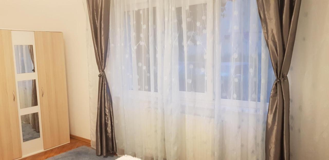 Petuniei Apartment Braşov Esterno foto